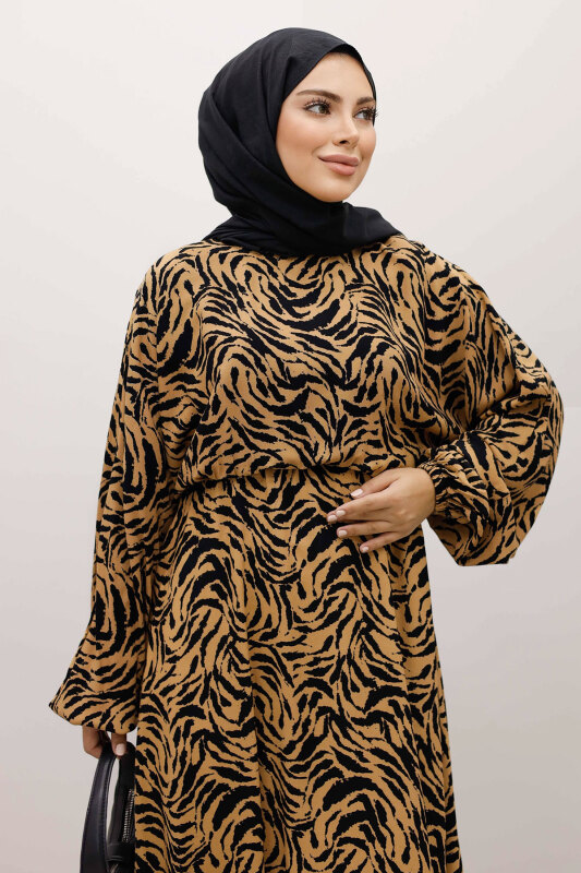 Beli Lastikli Yarasa Kol Viskon Elbise TSD250235 Taba - Tesettür Dünyası (1)