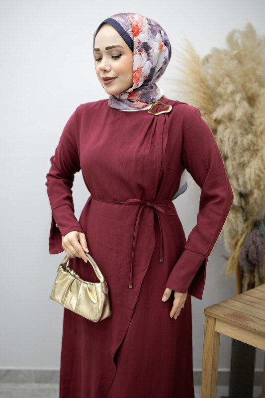 Broş Detaylı Kuşaklı Elbise TSD260198 Fuşya - Tesettür Dünyası (1)