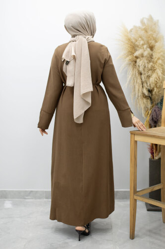 Broş Detaylı Kuşaklı Elbise TSD260198 Kahverengi - 6
