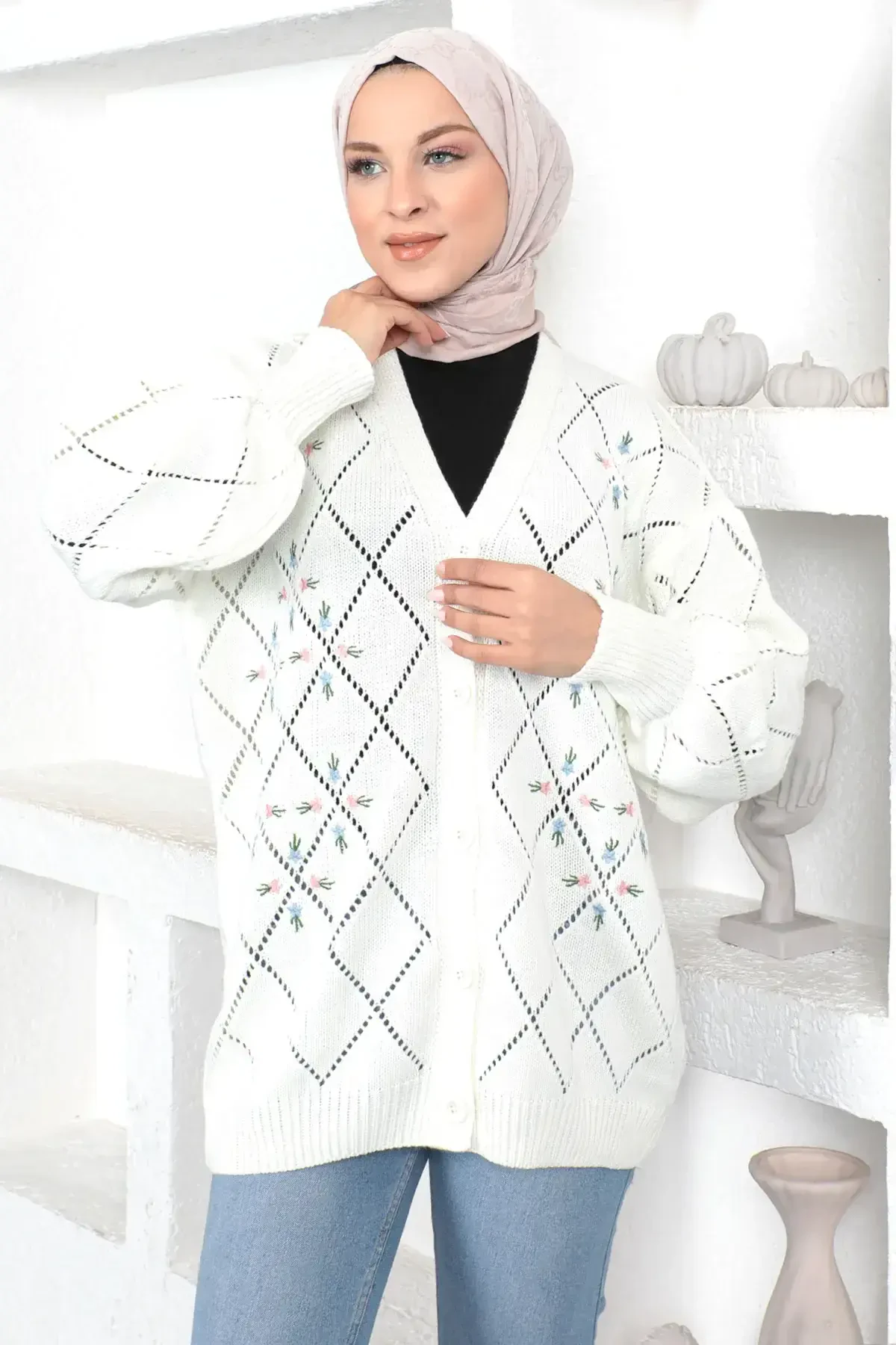 Çiçek Desenli Triko Hırka TSD230350 Ekru - Tesettür Dünyası