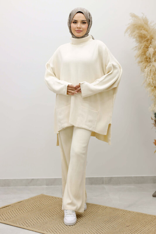 Çift Cepli Boğazlı Triko Takım TSD260109 Bej - Tesettür Dünyası