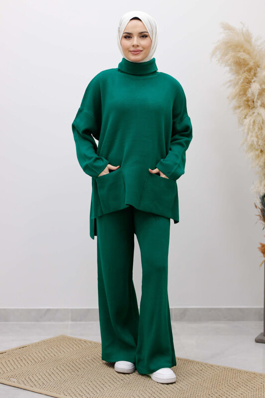 Çift Cepli Boğazlı Triko Takım TSD260109 Zümrüt Yeşili - Tesettür Dünyası