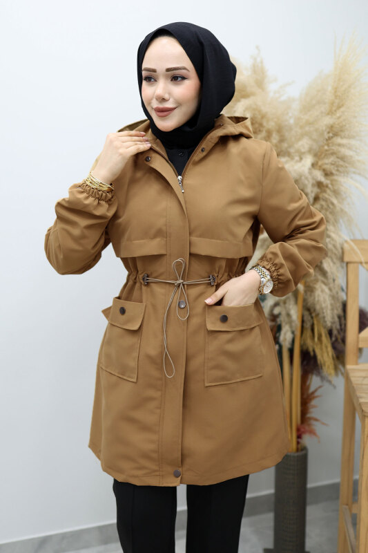 Kapüşonlu Beli Büzgülü Trençkot TSD260148 Taba - Tesettür Dünyası (1)
