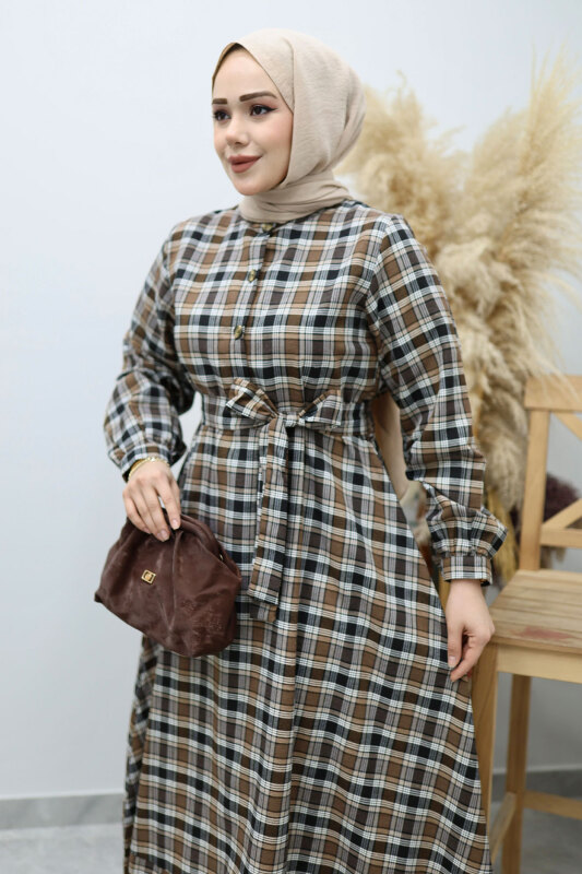 Önden Düğmeli Ekose Elbise TSD260131 Kahverengi - Tesettür Dünyası (1)