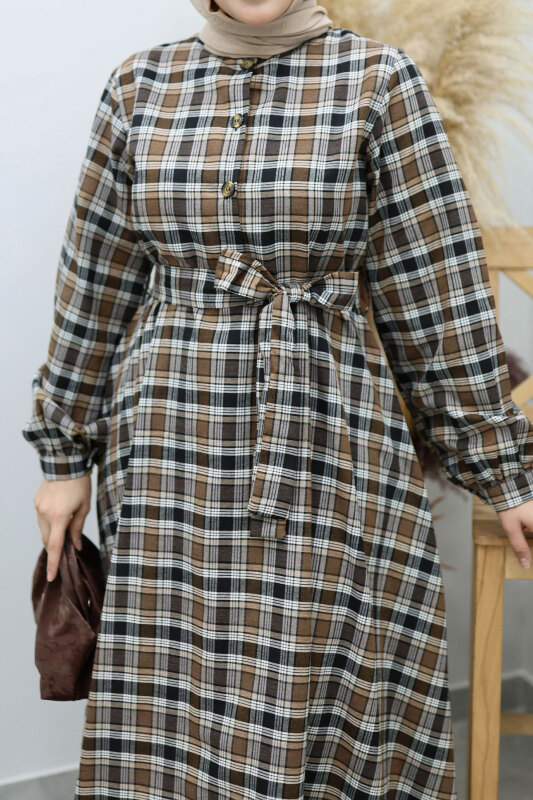 Önden Düğmeli Ekose Elbise TSD260131 Kahverengi - 4