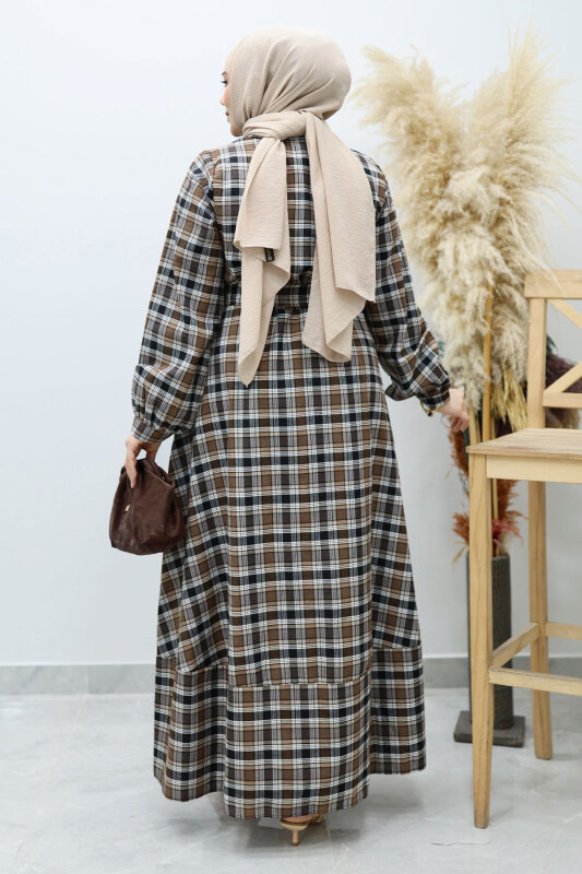 Önden Düğmeli Ekose Elbise TSD260131 Kahverengi - 6