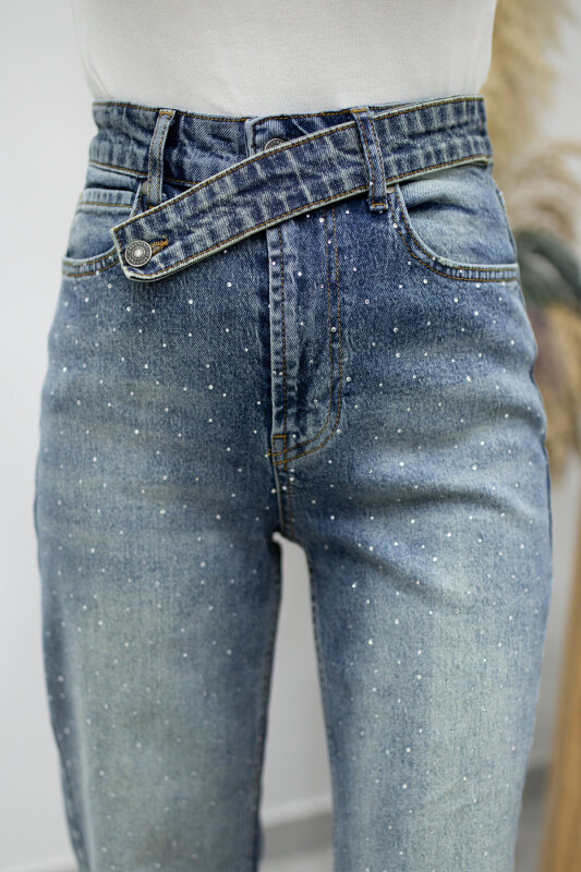 Taşlı Çapraz Kemerli Kot Pantolon TSD260194 Yıkamali Açık Mavi - 4