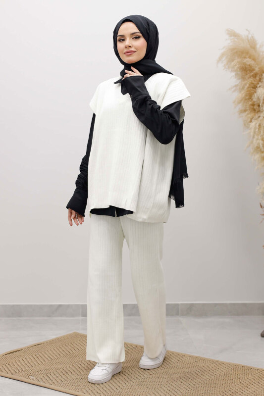 V Yaka Süveter Triko Takım TSD260104 Beyaz - Tesettür Dünyası
