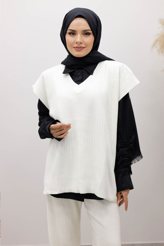 V Yaka Süveter Triko Takım TSD260104 Beyaz - Tesettür Dünyası (1)