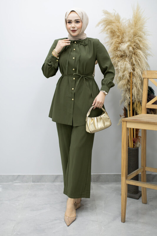 Yakası Bağlama Detaylı İkili Takım TSD260179 Haki - Tesettür Dünyası