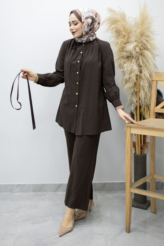 Yakası Bağlama Detaylı İkili Takım TSD260179 Kahverengi - 3